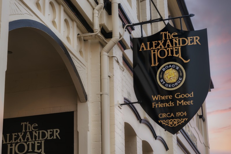 WELCOME TO THE ALEXANDER HOTEL
